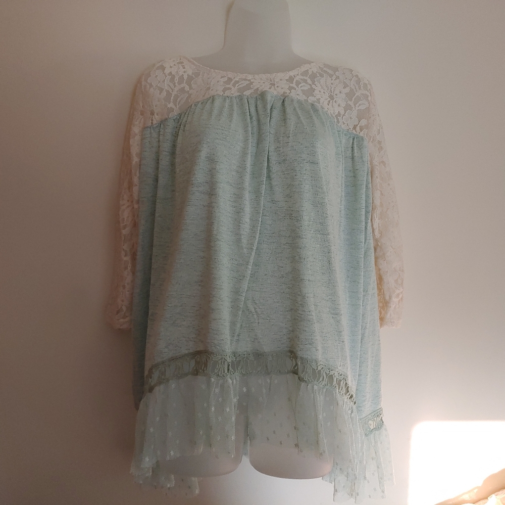 NWOT sz L Bluheaven Lace Tunic Blouse